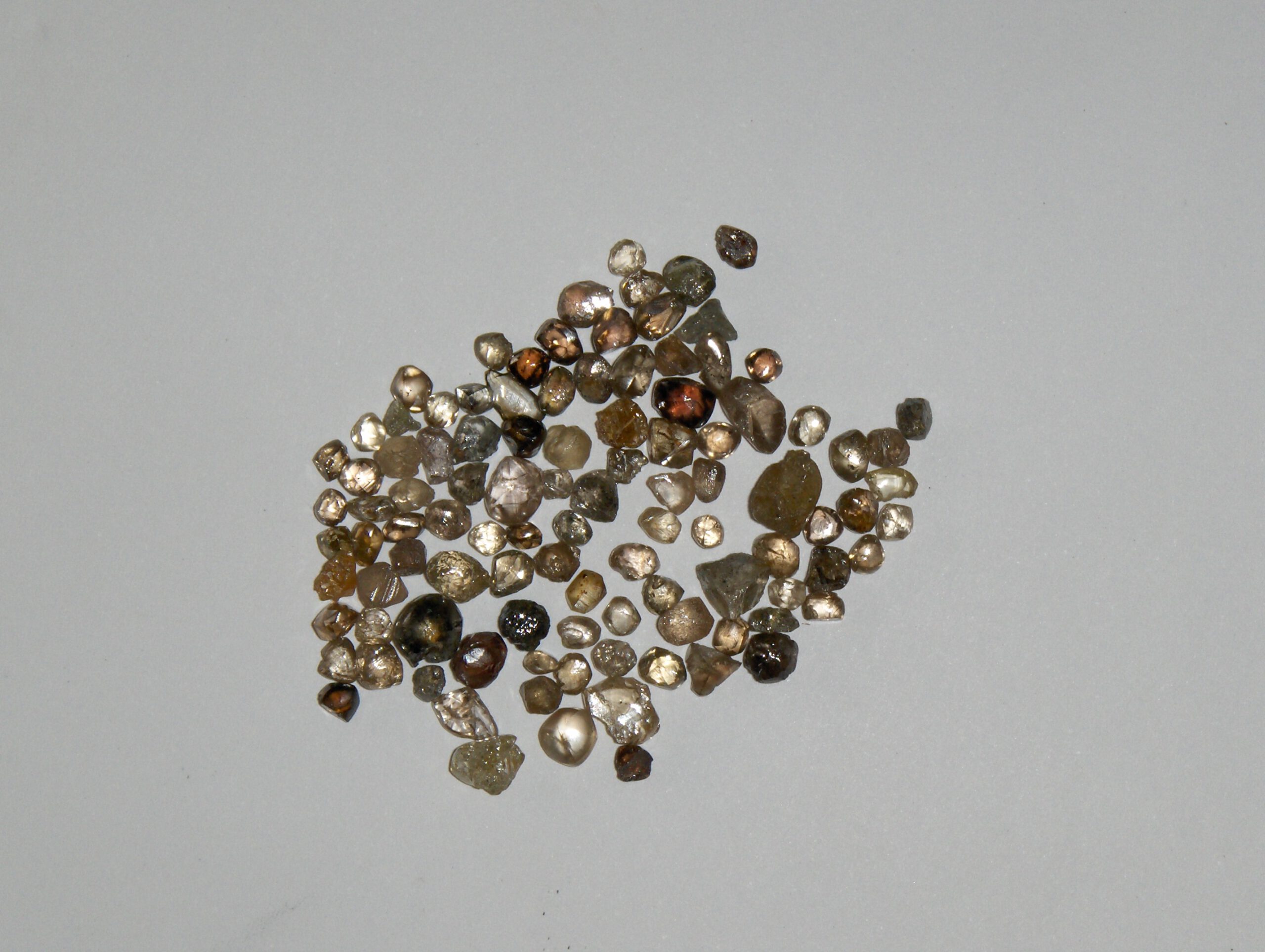 Coloured raw diamonds from Africa